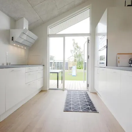 Three-bedroom Holiday In * Haderslev