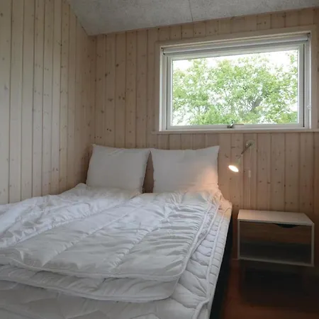 Holiday home Three-bedroom Holiday In Haderslev