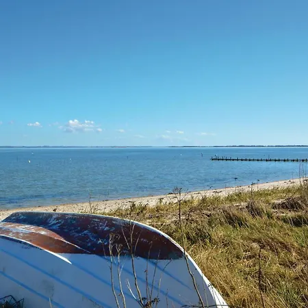 Three-bedroom Holiday In Hébergement de vacances *